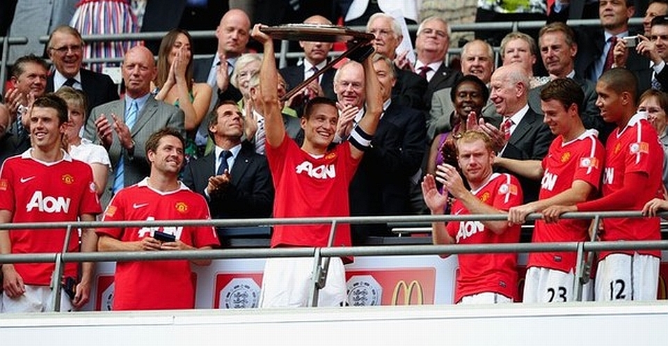 Vidic podigao trofej kao kapiten Mancestera UTD