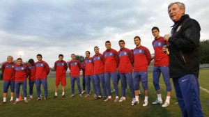 Fudbaleri reprezentacije Srbije i novi selektor Vladimir Petrovic Pizon snimljeni tokom priprema za utakmicu sa Estonijom koja ce se igrati u Beogradu u okviru kvalifikacija za Evropsko prvenstvo