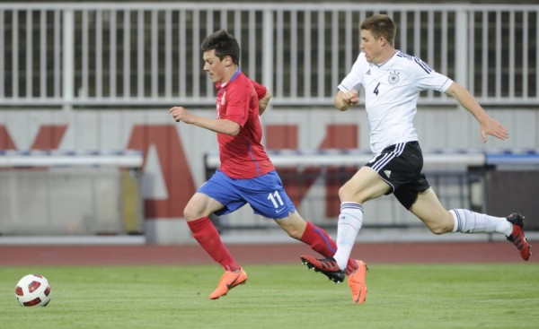 U19 reprezentacija u grupi sa Engleskom, Hrvatskom i Francuskom. U19 reprezentacija u grupi sa Engleskom, Hrvatskom i Francuskom.