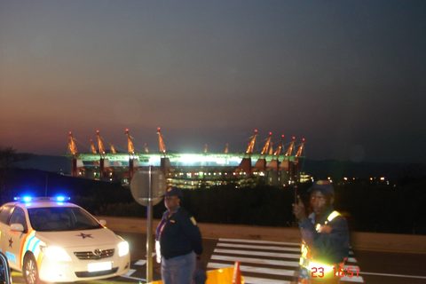 Nocna slika stadiona Mbombela u Nelspruit, Juzna Africa