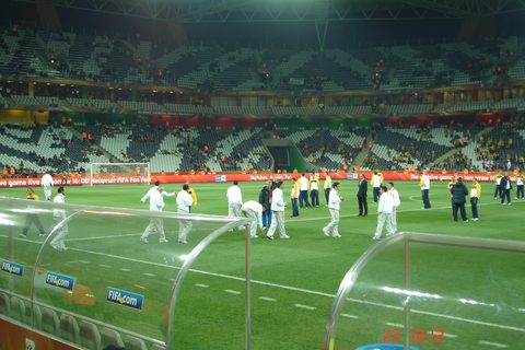 Reprezentativci Srbije ulaze na teren  Nelspruitu, pred utakmice sa Australijom