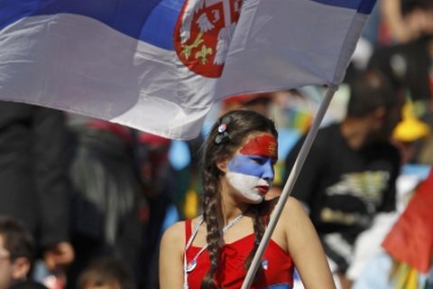 Lepa navijacica Srbije tokom utakmice Srbija-Gana SP2010