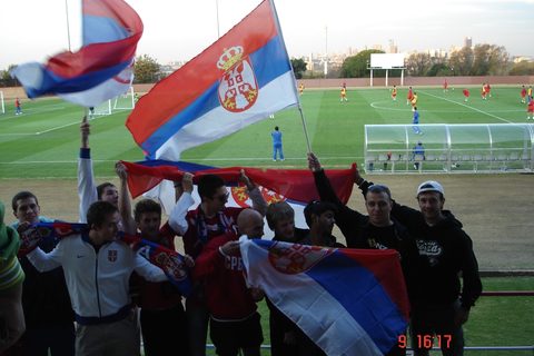 navijaci-srbije-tokom-treninga-srbije-u-johanesburgu